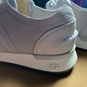 Vintage UGG Lace Up Unisex, excellent condition